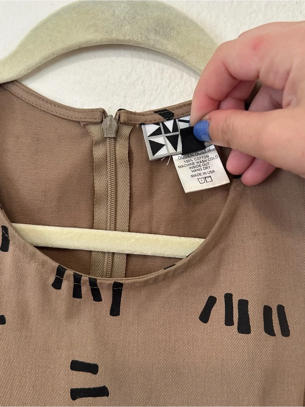 Dusen dusen tan linear print skater dress
